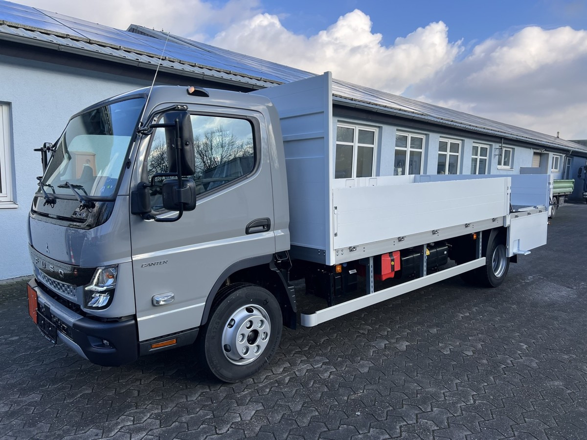 FUSO Canter 7C18 Gastransport ADR Gefahrgut Pritsche - Platós kisteherautó: 4 kép. FUSO Canter 7C18 Gastransport ADR Gefahrgut Pritsche - Platós kisteherautó: 4 kép.