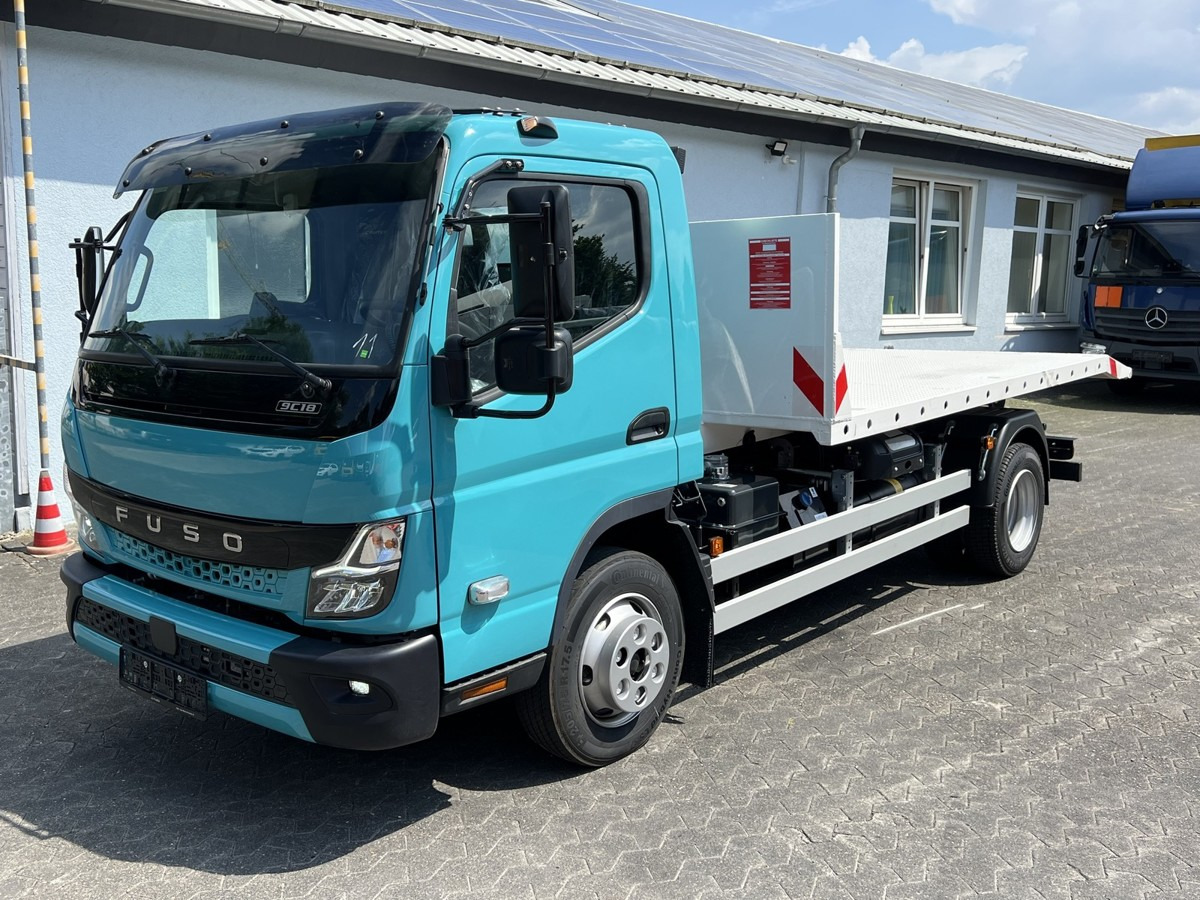 FUSO Canter FUSO 9C18 City Abrollkipper Krokbil Color - Horgos rakodó teherautó, Darus autó: 4 kép. FUSO Canter FUSO 9C18 City Abrollkipper Krokbil Color - Horgos rakodó teherautó, Darus autó: 4 kép.