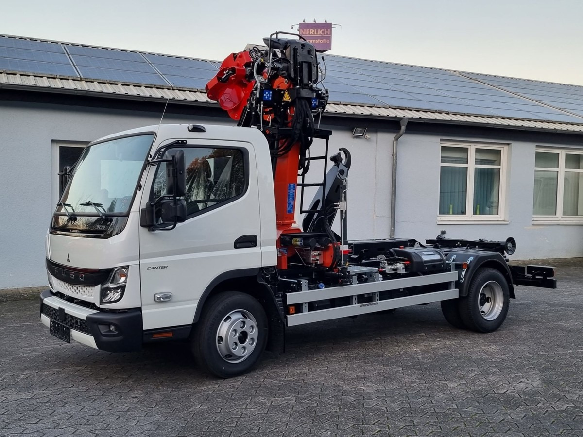 FUSO FUSO 9C18 City Abrollkipper + Z-Kran Recycling - Horgos rakodó teherautó, Darus autó: 1 kép. FUSO FUSO 9C18 City Abrollkipper + Z-Kran Recycling - Horgos rakodó teherautó, Darus autó: 1 kép.