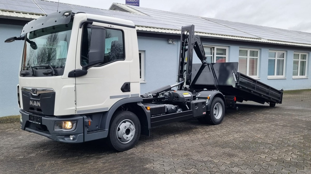MAN TGL 12.220 BL NEU City Abrollkipper 8t TipMatic - Horgos rakodó teherautó: 3 kép. MAN TGL 12.220 BL NEU City Abrollkipper 8t TipMatic - Horgos rakodó teherautó: 3 kép.
