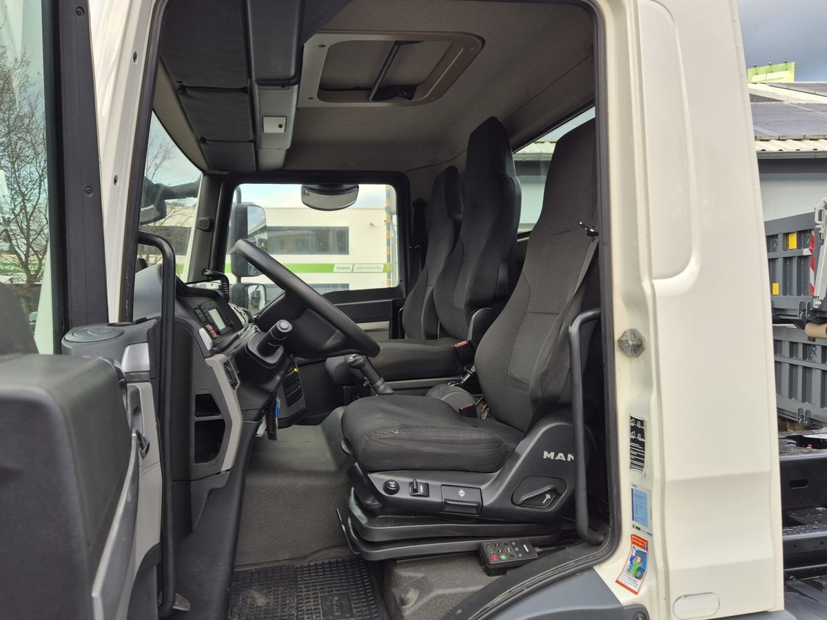 MAN TGL 12.250 BL City Abrollkipper AHK Euro 6 - Horgos rakodó teherautó: 5 kép. MAN TGL 12.250 BL City Abrollkipper AHK Euro 6 - Horgos rakodó teherautó: 5 kép.