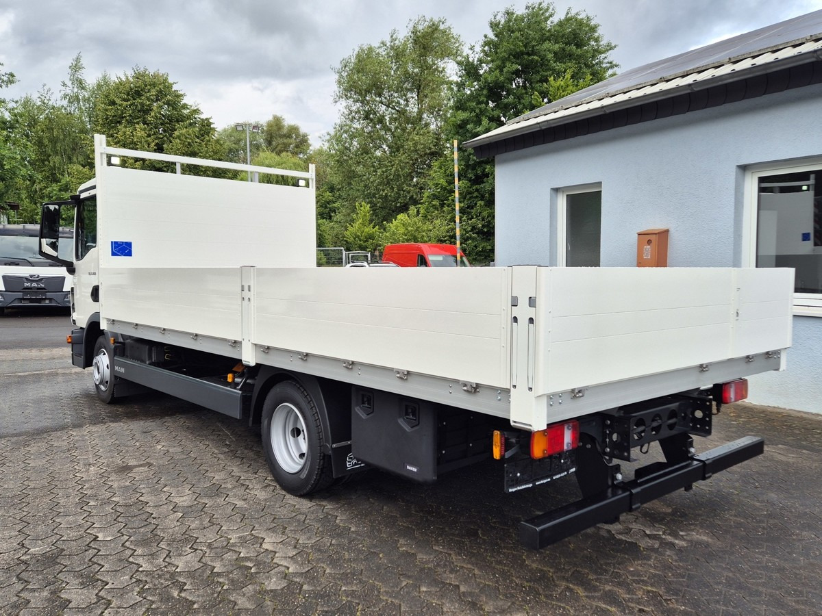 MAN TGL 8.160 BL NEU Alu Pritsche 5.5m 8.190 - Platós kisteherautó: 2 kép. MAN TGL 8.160 BL NEU Alu Pritsche 5.5m 8.190 - Platós kisteherautó: 2 kép.