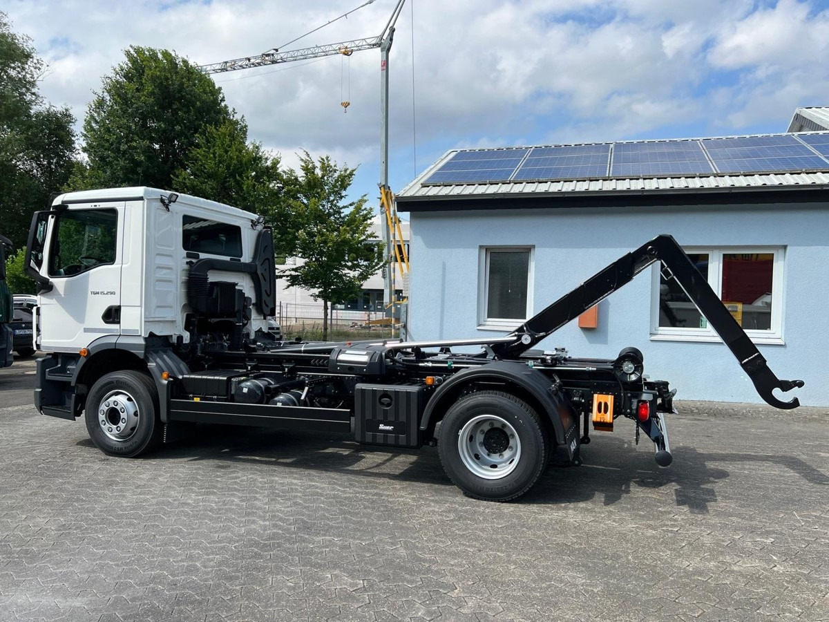 MAN TGM 15.290 BL Aut. Abrollkipper AHK - Horgos rakodó teherautó: 1 kép. MAN TGM 15.290 BL Aut. Abrollkipper AHK - Horgos rakodó teherautó: 1 kép.