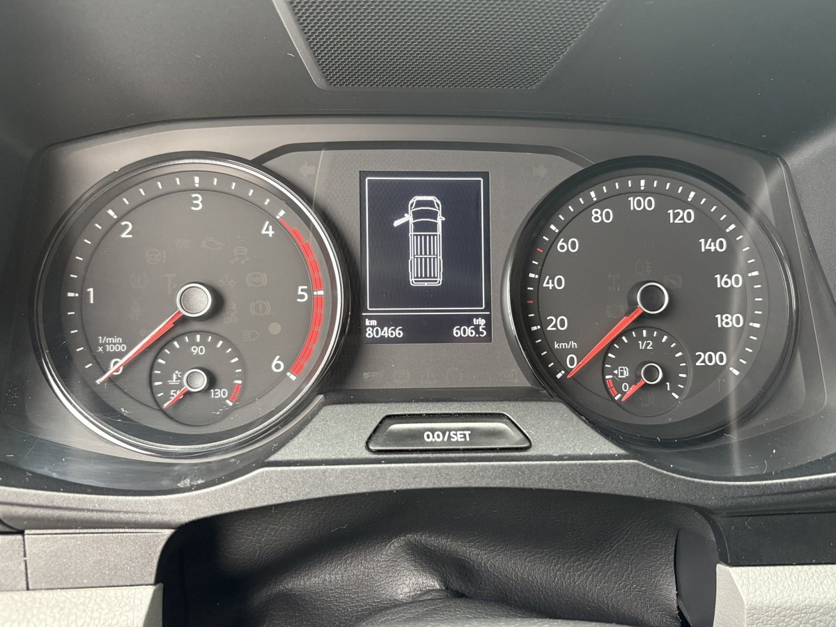 Furgon VW Crafter 35 Maxi L4H3 1Hand PDC: 17 kép.