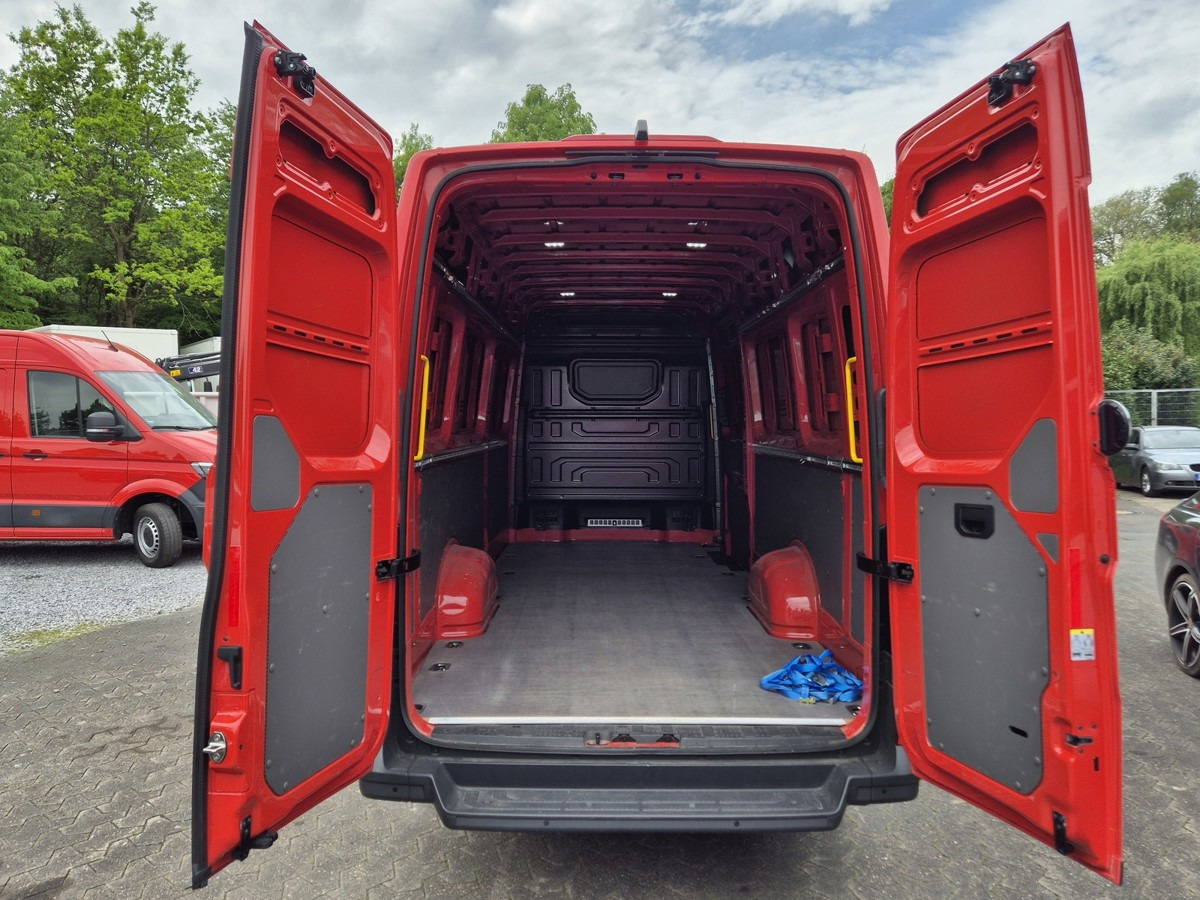 VW Crafter 35 Maxi L5H3 Extralang Kamera - Furgon: 4 kép. VW Crafter 35 Maxi L5H3 Extralang Kamera - Furgon: 4 kép.