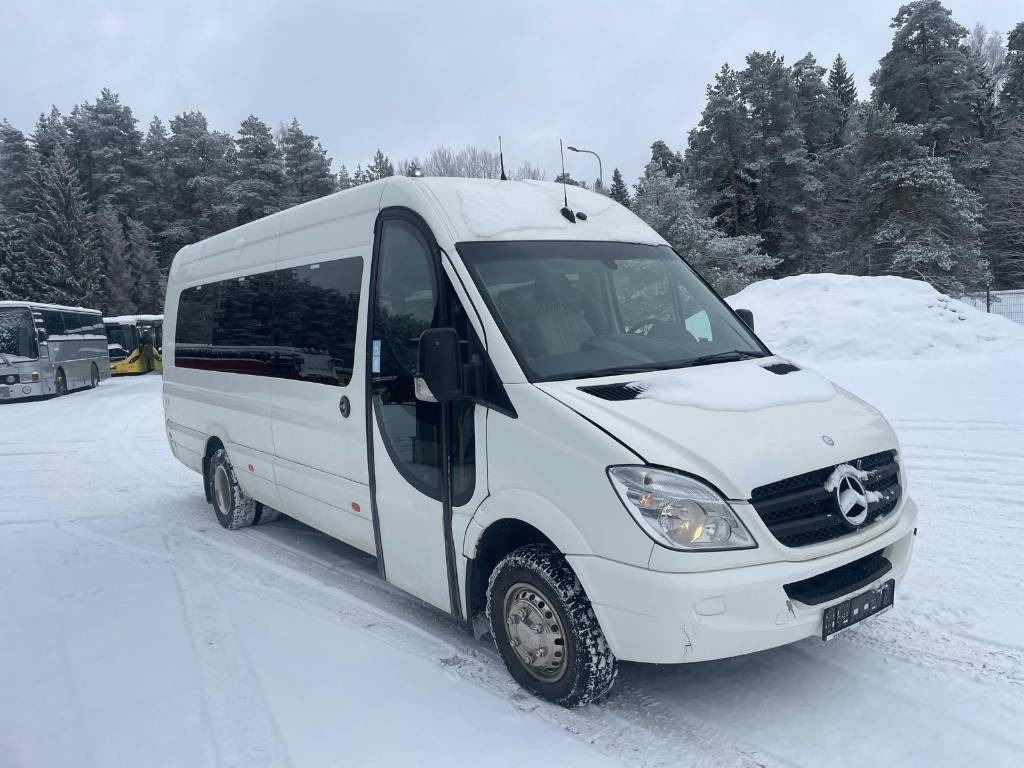 Mercedes-Benz Sprinter 516 CDI - Minibusz, Kisbusz: 2 kép. Mercedes-Benz Sprinter 516 CDI - Minibusz, Kisbusz: 2 kép.
