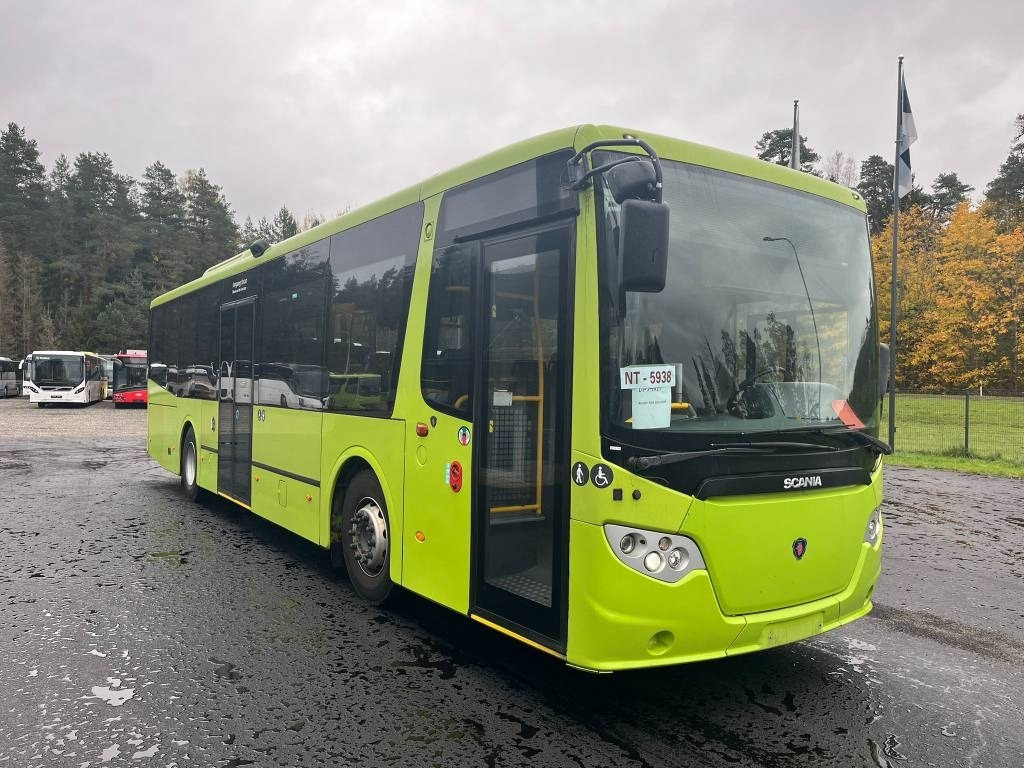 Scania Omniexpress 320 - Városi busz: 2 kép. Scania Omniexpress 320 - Városi busz: 2 kép.