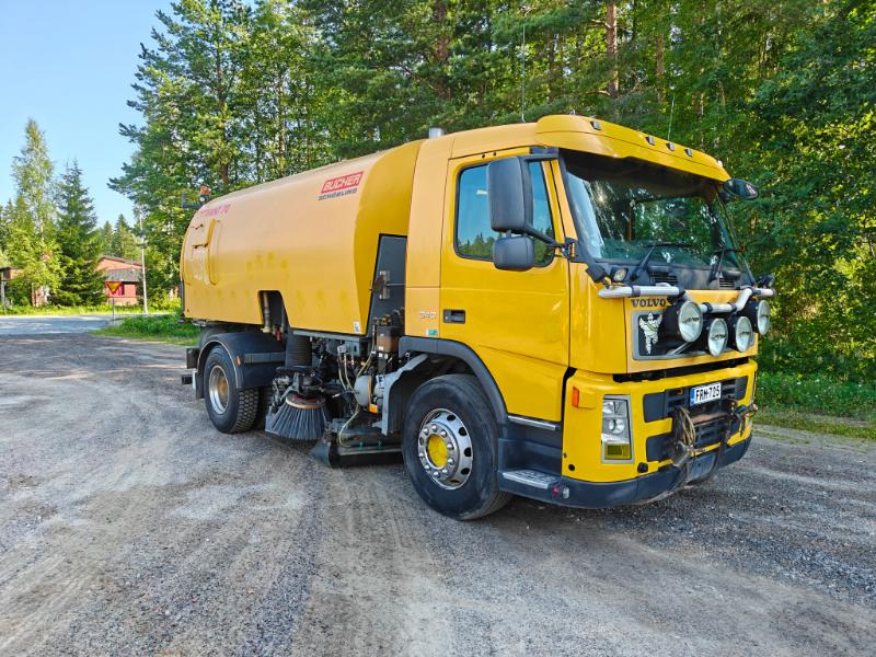 BUCHER Optifant 70 Volvo FM9 - Utcaseprő gép: 1 kép. BUCHER Optifant 70 Volvo FM9 - Utcaseprő gép: 1 kép.