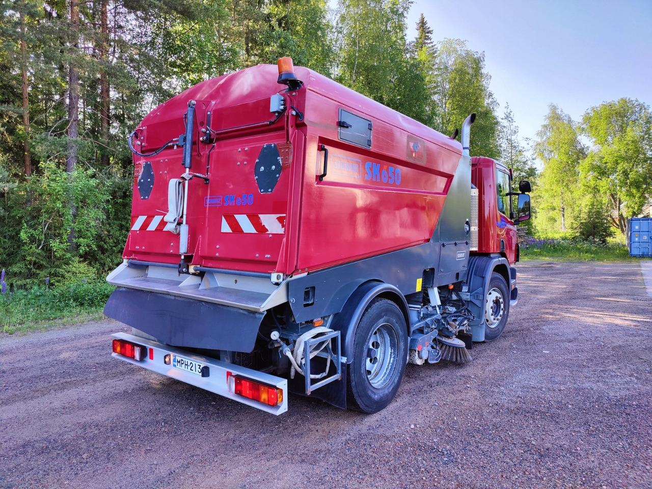SCHMIDT SK650 / Scania P94 - Utcaseprő gép: 4 kép. SCHMIDT SK650 / Scania P94 - Utcaseprő gép: 4 kép.