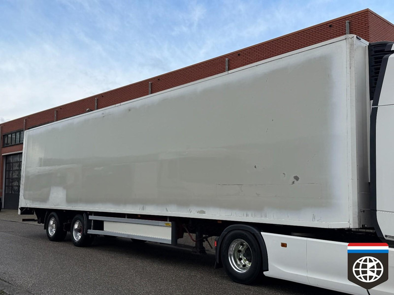 Burg BPO 12-28 TRNXX TAIL LIFT - ALCOA - STEERING AXLE - Félpótkocsi hűtős: 1 kép. Burg BPO 12-28 TRNXX TAIL LIFT - ALCOA - STEERING AXLE - Félpótkocsi hűtős: 1 kép.