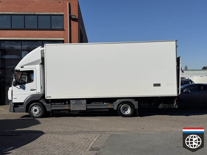 Mercedes-Benz ATEGO 818 L - DEEPFREEZER -30oCj - TAIL LIFT - Hűtős teherautó: 4 kép. Mercedes-Benz ATEGO 818 L - DEEPFREEZER -30oCj - TAIL LIFT - Hűtős teherautó: 4 kép.
