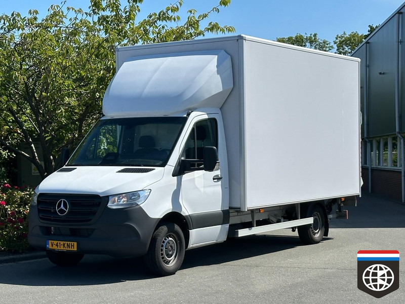 Mercedes-Benz Sprinter - Dobozos kisteherautó: 1 kép. Mercedes-Benz Sprinter - Dobozos kisteherautó: 1 kép.