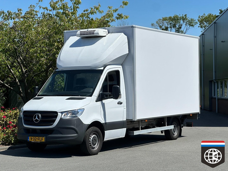 Mercedes-Benz Sprinter - Hűtős kisteherautó: 1 kép. Mercedes-Benz Sprinter - Hűtős kisteherautó: 1 kép.