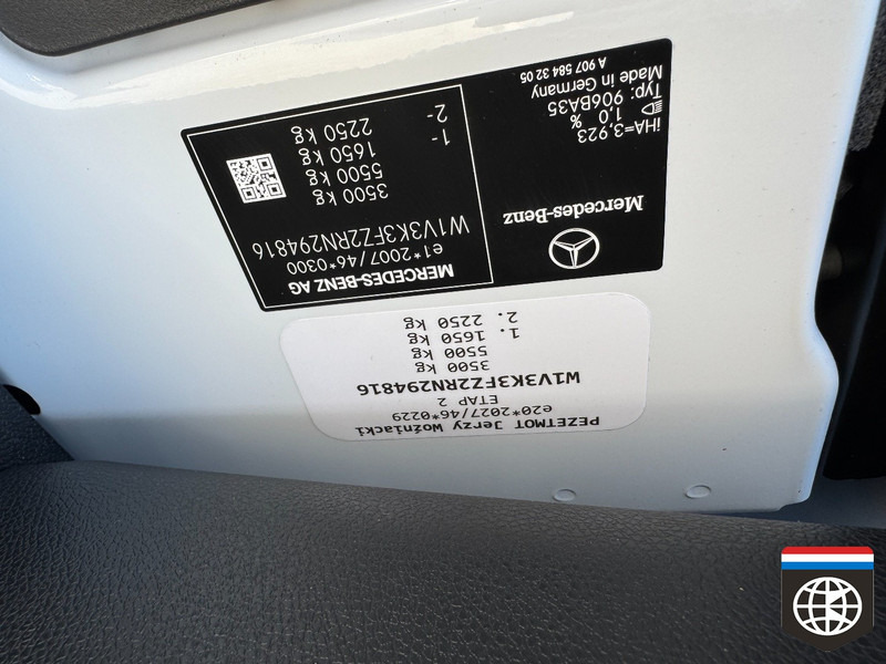 Mercedes-Benz Sprinter Laadbak verwarming - IDEAAL VOOR TRANSPORT VAN BLOEMEN IN DOZEN en/ of KRATTEN - Dobozos kisteherautó: 2 kép. Mercedes-Benz Sprinter Laadbak verwarming - IDEAAL VOOR TRANSPORT VAN BLOEMEN IN DOZEN en/ of KRATTEN - Dobozos kisteherautó: 2 kép.