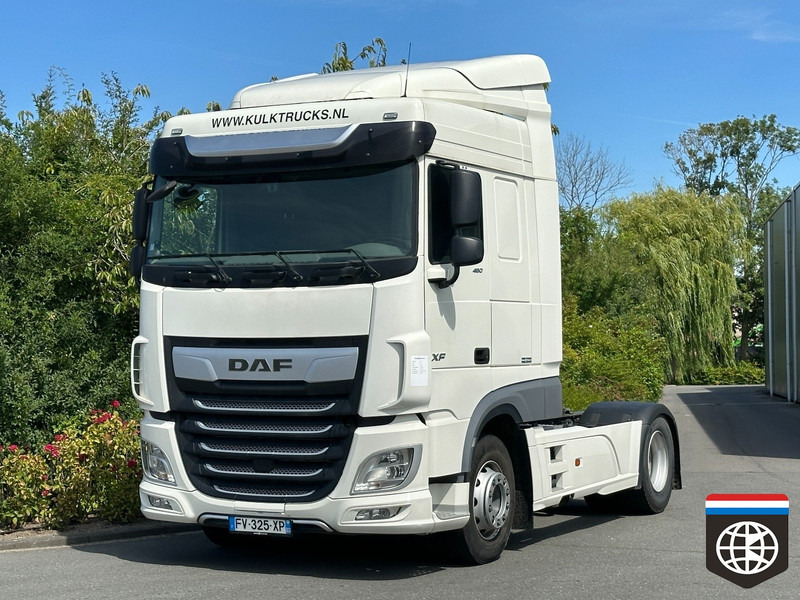 DAF XF 480 FT RETARDER - PTO - Space Cab - FULL SPOILER - NIGHT A/C - Nyergesvontató: 1 kép. DAF XF 480 FT RETARDER - PTO - Space Cab - FULL SPOILER - NIGHT A/C - Nyergesvontató: 1 kép.