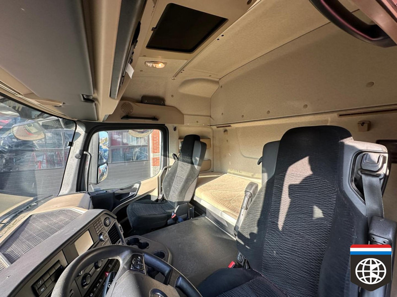 Nyergesvontató Mercedes-Benz ACTROS 1840 L /  SLEEPER CAB: 13 kép.