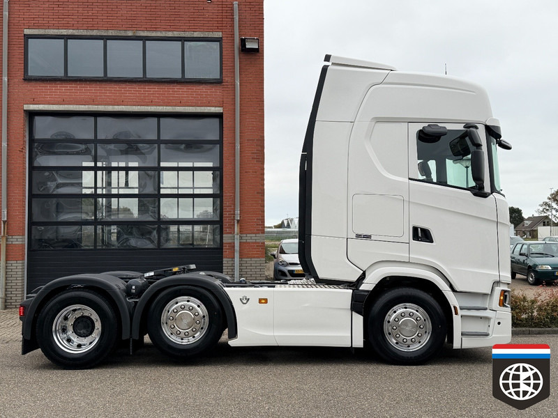 Scania 590 S 6X2/4 - Full air - Retarder PTO - SLIDE fifth wheel - King of the Road - Nyergesvontató: 2 kép. Scania 590 S 6X2/4 - Full air - Retarder PTO - SLIDE fifth wheel - King of the Road - Nyergesvontató: 2 kép.