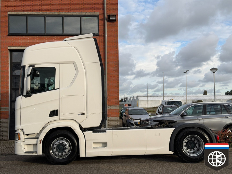 Scania R 500 NIGHT A/C - FULL SPOILER - RETARDER - EURO6D - Nyergesvontató: 3 kép. Scania R 500 NIGHT A/C - FULL SPOILER - RETARDER - EURO6D - Nyergesvontató: 3 kép.