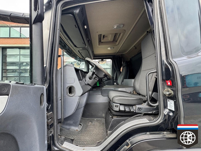 Scania P 360 6X2/4 Thermo King - Taillift - LOW KM !! - Hűtős teherautó: 5 kép. Scania P 360 6X2/4 Thermo King - Taillift - LOW KM !! - Hűtős teherautó: 5 kép.