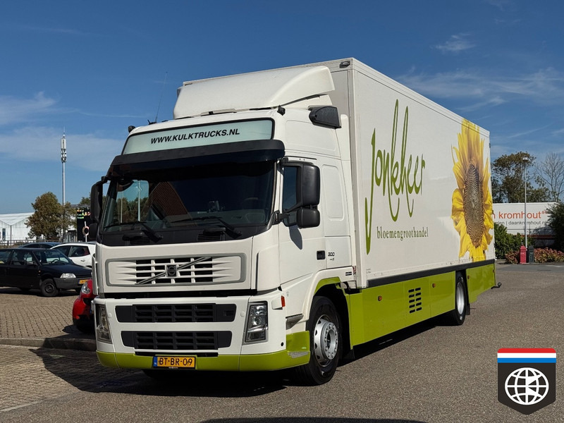 Volvo FM 300 - FRIGO BOX TRUCK + Taillift - New tyres - CONCOURSTAAT - Hűtős teherautó: 2 kép. Volvo FM 300 - FRIGO BOX TRUCK + Taillift - New tyres - CONCOURSTAAT - Hűtős teherautó: 2 kép.