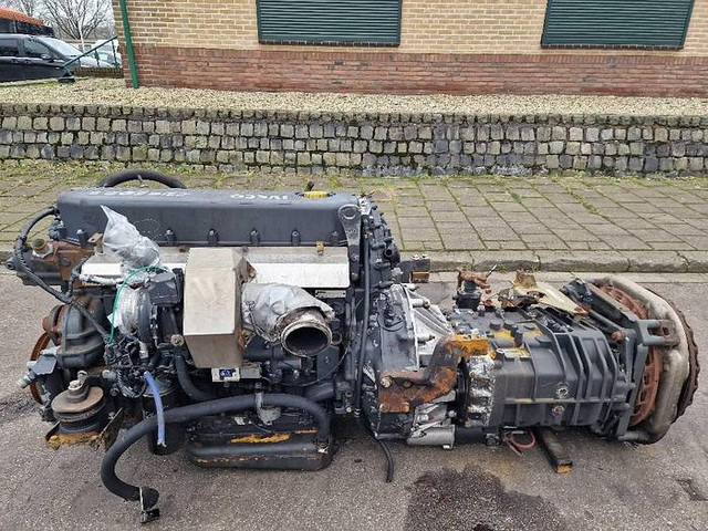 Iveco Cursor 8 - Alkatrész: 1 kép. Iveco Cursor 8 - Alkatrész: 1 kép.