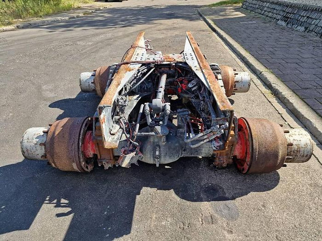 Iveco Eurotrakker 28/37 05C98 - Alkatrész: 4 kép. Iveco Eurotrakker 28/37 05C98 - Alkatrész: 4 kép.