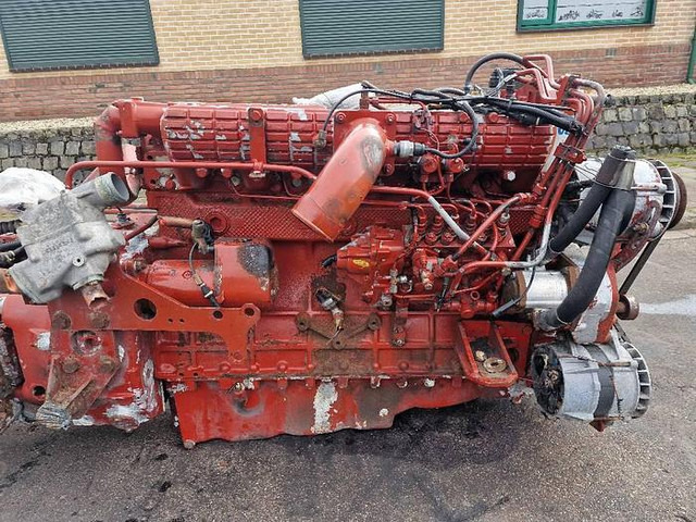 Iveco Eurotrakker 340 - Alkatrész: 2 kép. Iveco Eurotrakker 340 - Alkatrész: 2 kép.