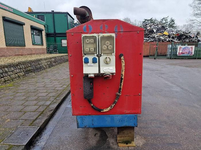 Deutz generator F6L912 - Áramfejlesztő: 3 kép. Deutz generator F6L912 - Áramfejlesztő: 3 kép.