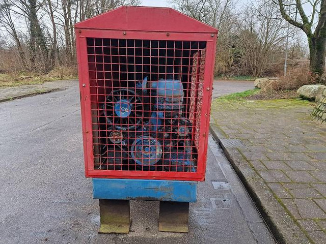 Deutz generator F6L912 - Áramfejlesztő: 4 kép. Deutz generator F6L912 - Áramfejlesztő: 4 kép.