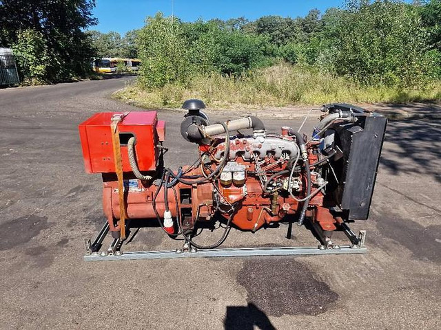 Iveco 8060 - Áramfejlesztő: 1 kép. Iveco 8060 - Áramfejlesztő: 1 kép.