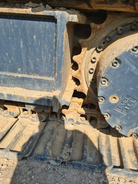 KOBELCO 7045 - Lánctalpas daru: 5 kép. KOBELCO 7045 - Lánctalpas daru: 5 kép.