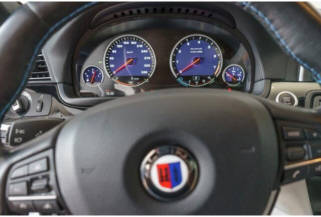 Autó Alpina B5 4.4 Bi-Turbo/BMW Night Vision/kompl. Historie: 9 kép. Autó Alpina B5 4.4 Bi-Turbo/BMW Night Vision/kompl. Historie: 9 kép.