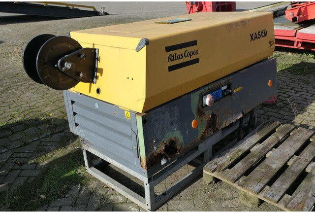 Atlas-Copco XAS 47 DD, 7bar, Kubota, Kompressor, Generator - Légkompresszor: 4 kép. Atlas-Copco XAS 47 DD, 7bar, Kubota, Kompressor, Generator - Légkompresszor: 4 kép.