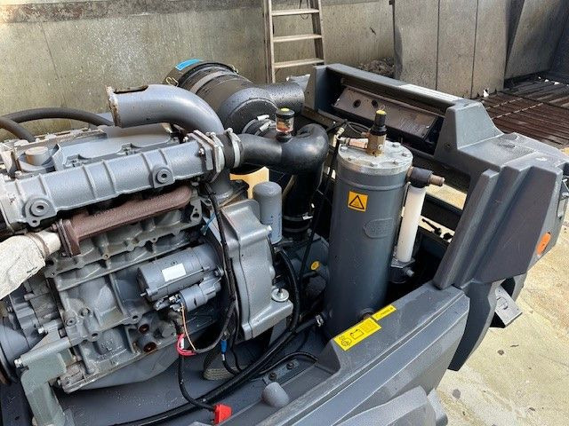 Atlas Copco XAS 67, Kompressor, 3,7m³, 3.5 - 9.5 bar, TOP - Légkompresszor: 2 kép. Atlas Copco XAS 67, Kompressor, 3,7m³, 3.5 - 9.5 bar, TOP - Légkompresszor: 2 kép.