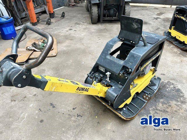 Bomag BPR 35/60 D, Rüttler, Stampfer, Hatz, Neuwertig - Lapvibrátor: 1 kép. Bomag BPR 35/60 D, Rüttler, Stampfer, Hatz, Neuwertig - Lapvibrátor: 1 kép.