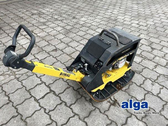 Bomag BPR 35/60 D, Rüttler, Stampfer, Hatz, Neuwertig - Lapvibrátor: 1 kép. Bomag BPR 35/60 D, Rüttler, Stampfer, Hatz, Neuwertig - Lapvibrátor: 1 kép.