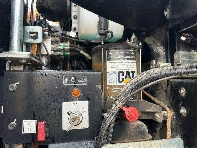 Gumikerekes kotró Caterpillar M315F, OilQuick, Hammer- u- Greifersteuerung: 6 kép. Gumikerekes kotró Caterpillar M315F, OilQuick, Hammer- u- Greifersteuerung: 6 kép.