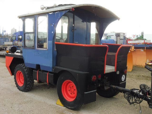Cordes Zugmaschine (Lokomotive) Personenanhänger - Távolsági busz: 2 kép. Cordes Zugmaschine (Lokomotive) Personenanhänger - Távolsági busz: 2 kép.