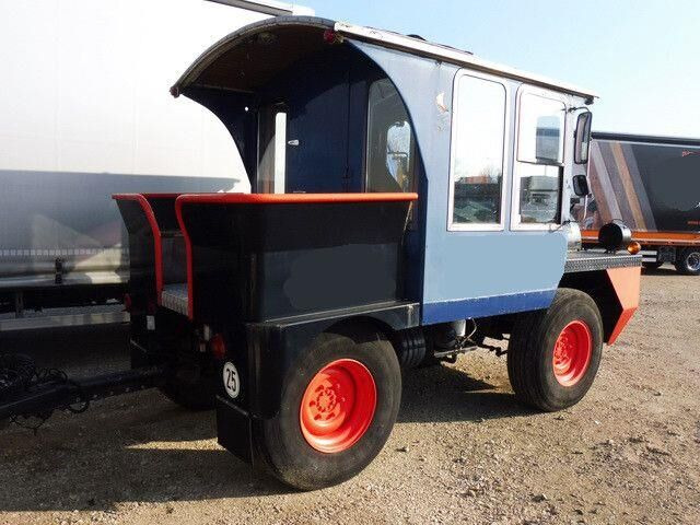 Cordes Zugmaschine (Lokomotive) Personenanhänger - Távolsági busz: 5 kép. Cordes Zugmaschine (Lokomotive) Personenanhänger - Távolsági busz: 5 kép.
