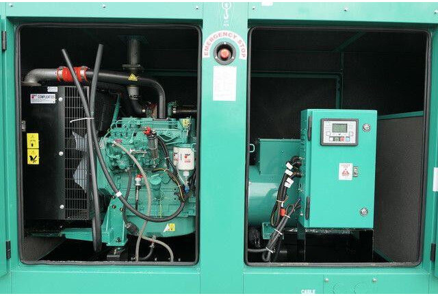 Cummins Stromgenerator, 82,5kVA, sofort vefügbar - Áramfejlesztő: 2 kép. Cummins Stromgenerator, 82,5kVA, sofort vefügbar - Áramfejlesztő: 2 kép.
