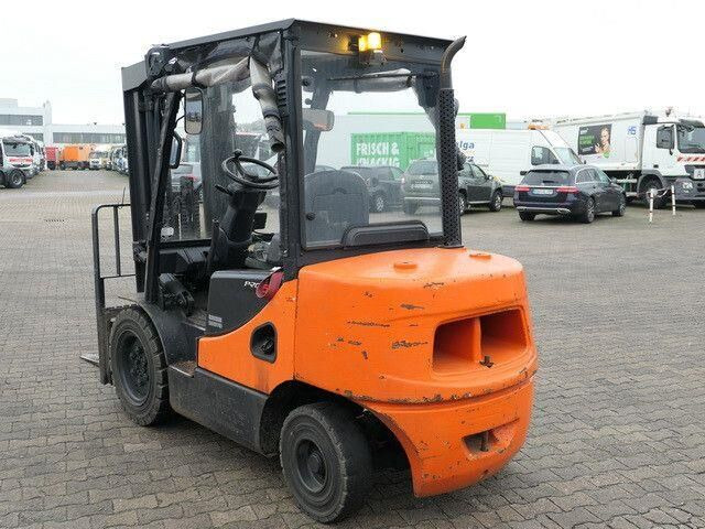 Doosan D35 C-5, 6m Hubhöhe, Freihub, 3,5to. Traglast - Dízel targonca: 4 kép. Doosan D35 C-5, 6m Hubhöhe, Freihub, 3,5to. Traglast - Dízel targonca: 4 kép.