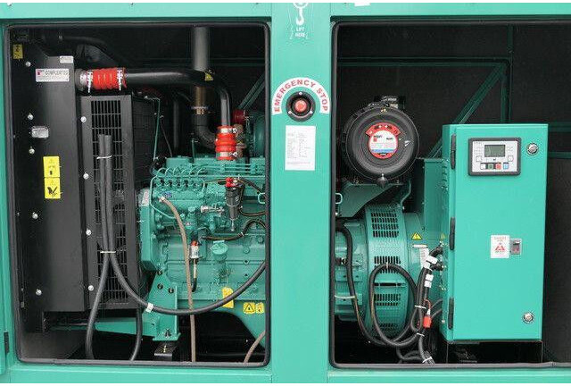Cummins 125 kVA, Stromgenerator, Isoliert - Építőipari gépek: 2 kép. Cummins 125 kVA, Stromgenerator, Isoliert - Építőipari gépek: 2 kép.