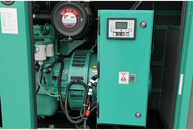 Cummins 125 kVA, Stromgenerator, Isoliert - Építőipari gépek: 5 kép. Cummins 125 kVA, Stromgenerator, Isoliert - Építőipari gépek: 5 kép.