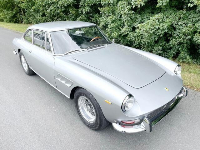 Ferrari 330 GT Coupe 2+2/TÜV neu/H-Zulassung - Kupé: 4 kép. Ferrari 330 GT Coupe 2+2/TÜV neu/H-Zulassung - Kupé: 4 kép.