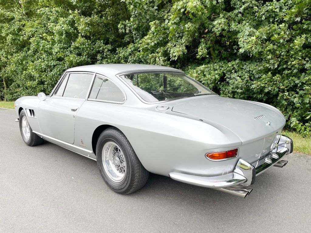 Ferrari 330 GT Coupe 2+2/TÜV neu/H-Zulassung - Autó: 5 kép. Ferrari 330 GT Coupe 2+2/TÜV neu/H-Zulassung - Autó: 5 kép.