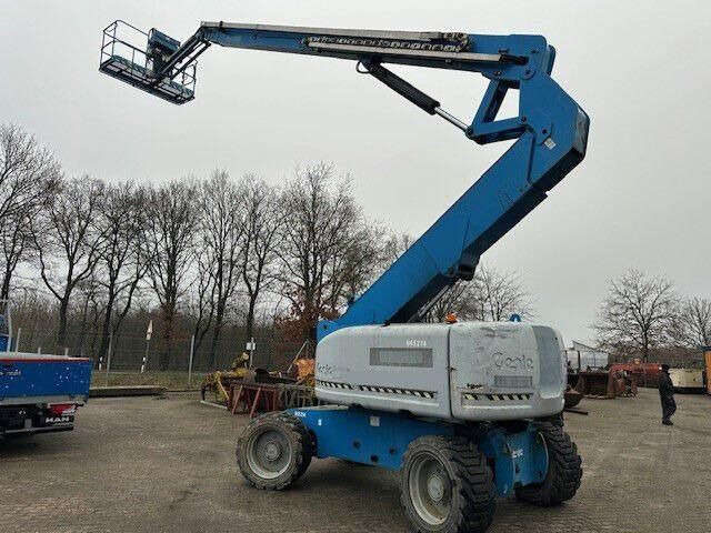 Genie Z 80/60, Arbeitshöhe 25,77m., Allrad, Gelände - Személyemelő: 2 kép. Genie Z 80/60, Arbeitshöhe 25,77m., Allrad, Gelände - Személyemelő: 2 kép.