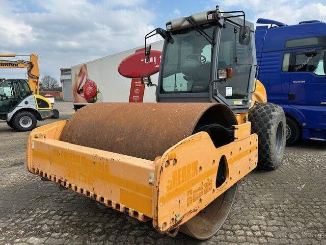 Hamm 3412HT, Deutz-Motor, Guter Zustand, - Henger: 2 kép. Hamm 3412HT, Deutz-Motor, Guter Zustand, - Henger: 2 kép.