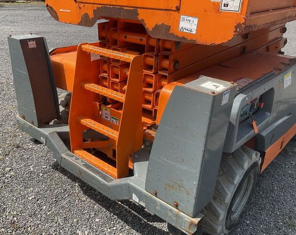 Haulotte Compact 12 DX, Geländegängig, Kubota, 12,15m - Emelőkosaras teherautó: 4 kép. Haulotte Compact 12 DX, Geländegängig, Kubota, 12,15m - Emelőkosaras teherautó: 4 kép.