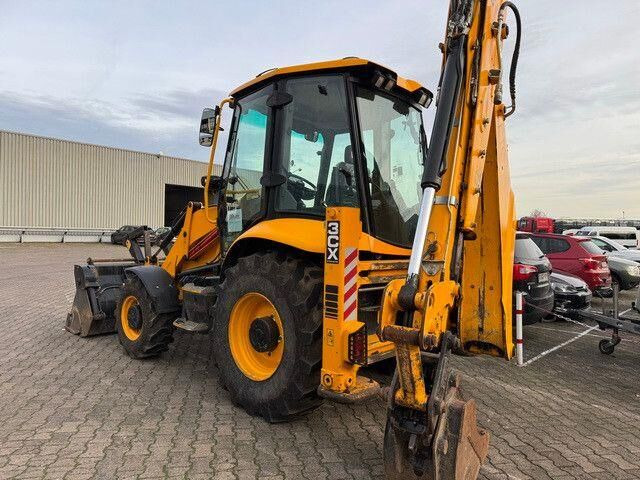 JCB 3CX, 4+1 Schaufel, Palettengabel, Telestiel, AC - Kotrórakodó: 2 kép. JCB 3CX, 4+1 Schaufel, Palettengabel, Telestiel, AC - Kotrórakodó: 2 kép.