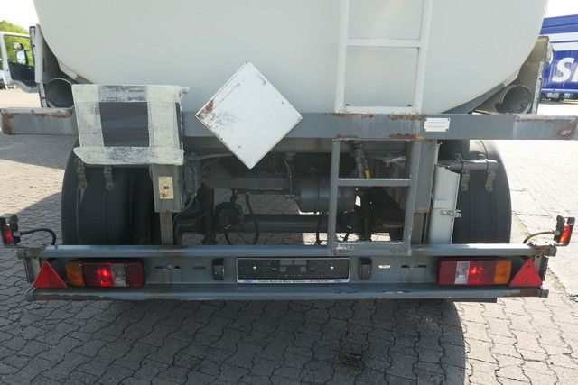 Kässbohrer TA 20 B, 3 Kammern, 21m³,Oben- u. Untenbefüllung - Tartályos pótkocsi: 4 kép. Kässbohrer TA 20 B, 3 Kammern, 21m³,Oben- u. Untenbefüllung - Tartályos pótkocsi: 4 kép.